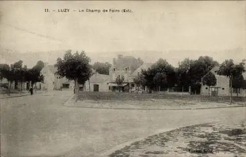 Ak Luzy Nièvre, Champ de Foire