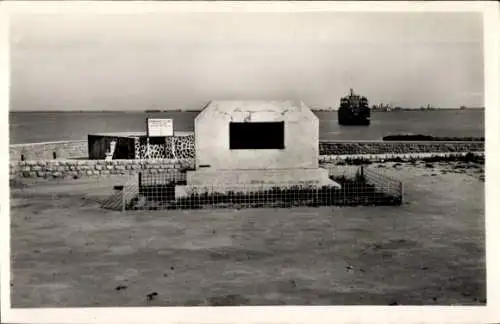 Ak Arromanches Calvados, Port Winston, Monument commemoratif