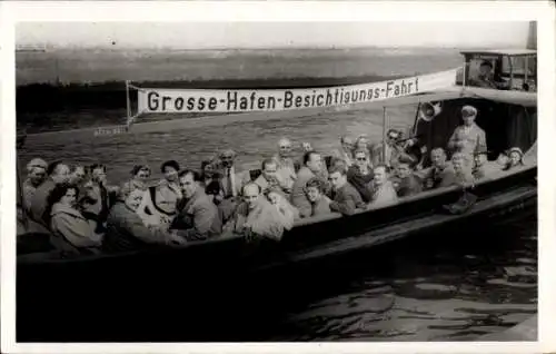 Foto Ak Hamburg Mitte St. Pauli, Landungsbrücken, Große Hafen-Besichtigungs-Fahrt, Passagiere