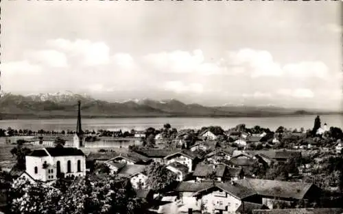 Ak Chieming am Chiemsee Oberbayern, Gesamtansicht, Bergkette