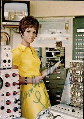 Ak Moderatorin Bernharda Schmar, Portrait, Autogramm