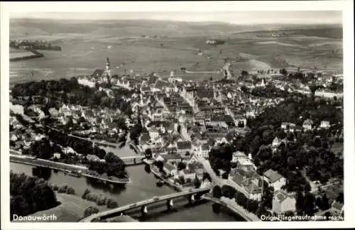 Ak Donauwörth im schwäbischen Kreis Donau Ries, Fliegeraufnahme von Ort und Umgebung