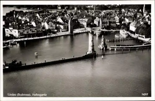 Ak Lindau am Bodensee Schwaben, Fliegeraufnahme, Hafen