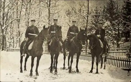 Foto Ak Deutsche Soldaten zu Pferden, Kaiserzeit