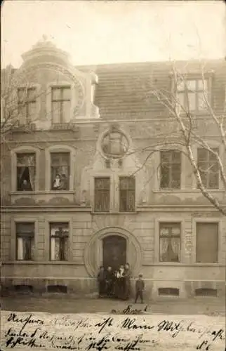 Foto Ak Schönebeck an der Elbe, Wohnhaus, Kinder