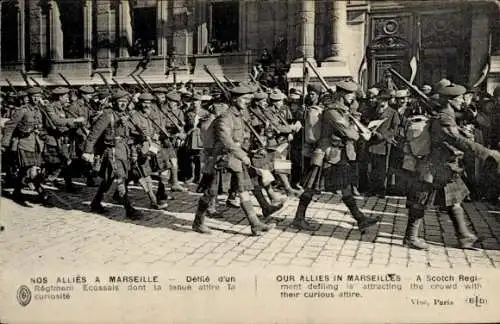 Ak Marseille Bouches du Rhône, Unsere Alliierten, Aufmarsch Soldaten