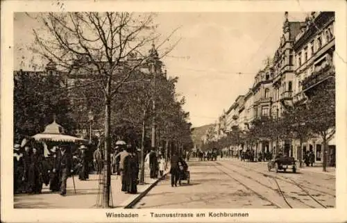 Ak Wiesbaden in Hessen, Taunusstraße, Kochbrunnen