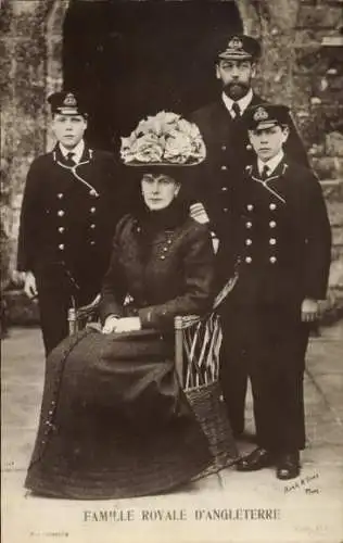 Ak König George V., Königin Mary, Prinz Edward, Herzog von Cornwall, und Prinz Albert