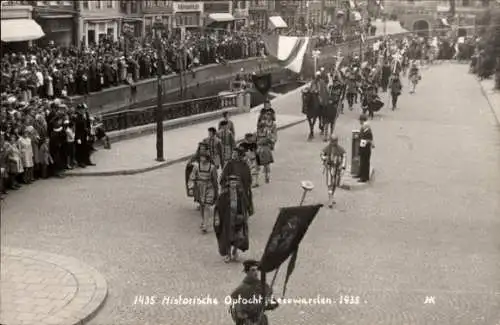 Foto Leeuwarden Fryslân Niederlande, Historische Parade, Straßenfest