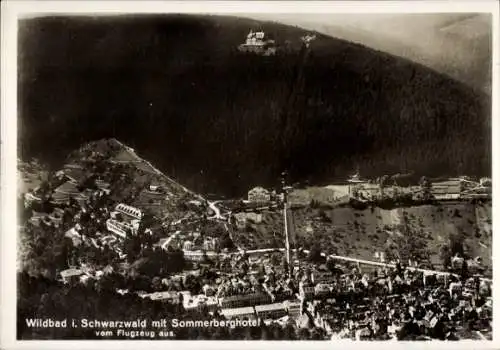 Ak Bad Wildbad im Schwarzwald, Fliegeraufnahme, Sommerberghotel