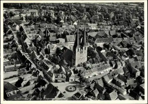 Ak Quedlinburg im Harz, Gesamtansicht, Fliegeraufnahme