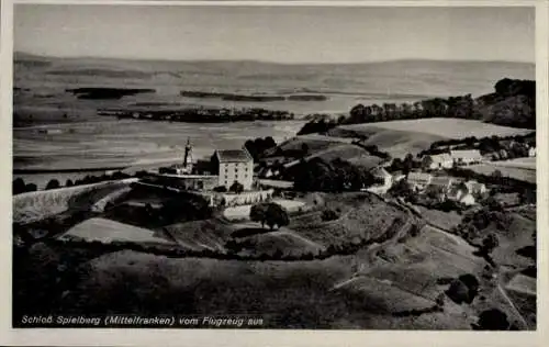 Ak Spielberg Gnotzheim Mittelfranken, Fliegeraufnahme, Schloss