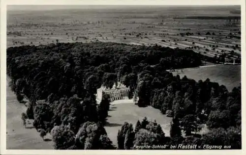 Ak Rastatt im Schwarzwald, Schloss Favorite, Fliegeraufnahme