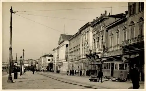 Foto Ak Flüelen Kanton Uri Schweiz, Straße, Straßenbahn, Casino Commerciale