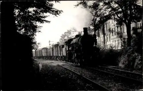 Foto Ak Deutsche Eisenbahn, Güterzug, Lokomotive