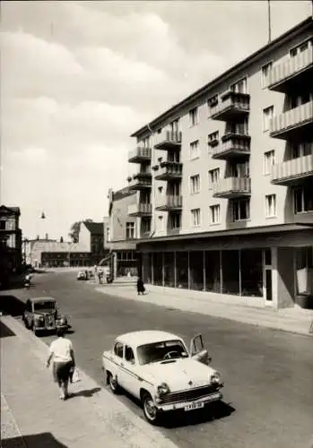 Ak Guben in der Niederlausitz, Straße der Freundschaft, Automobil ZP 58 26