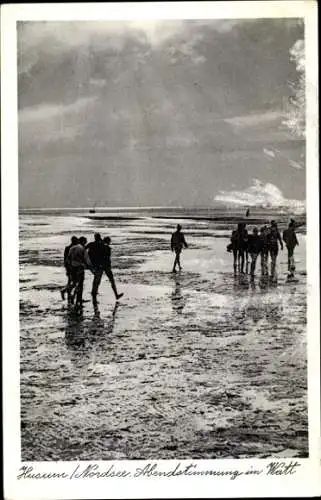 Ak Husum in Nordfriesland, Abendstimmung, Watt, Personen