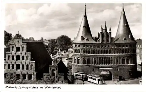 Ak Lübeck in Schleswig Holstein, Salzspeicher mit Holstentor, Tram