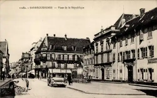 Ak Sarreguemines Saargemünd Lothringen Moselle, Place de la Republique