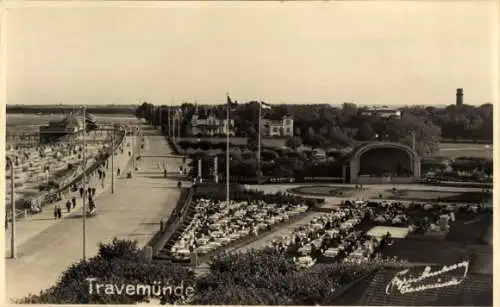 Ak Ostseebad Travemünde Lübeck, Teilansicht, Parkplatz, Strand, Promenade