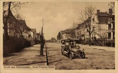 Ak Eberswalde, Kaiser Friedrich Straße, Wohnhäuser, Automobil