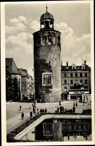 Ak Görlitz in der Lausitz, Dicker Turm, Brunnen, Passanten, Pelzhaus