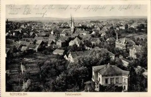 Ak Gütersloh in Westfalen, Totalansicht der Stadt, Kirchturm