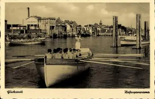 Ak Glückstadt an der Elbe, Hafenpanorama, Kinder im Ruderboot