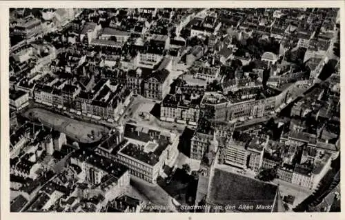 Ak Magdeburg an der Elbe, Stadtmitte um den Alten Markt, Fliegeraufnahme