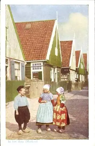 Ak Marken Nordholland, Kinder, Trachten, Dorfpartie