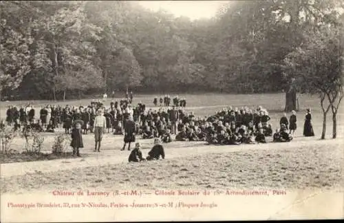 Ak Luzancy Seine et Marne, Chateau, Colonie Scolaire du 18e Arrondissement Paris, Gruppenbild