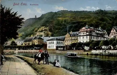 Ak Bad Ems an der Lahn, Kurhaus, Kinder sitzen am Wasser, Frau reitet auf Esel