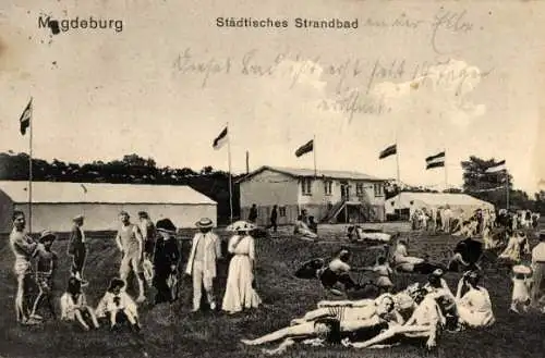 Ak Magdeburg an der Elbe, Städtisches Strandbad, Badegäste