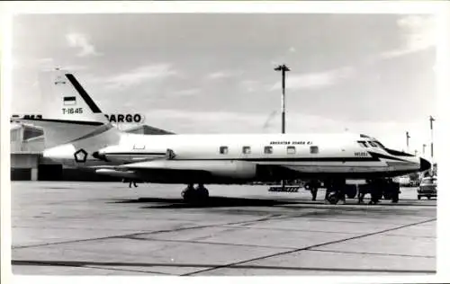 Foto Passagierflugzeug T-1645, Flughafen