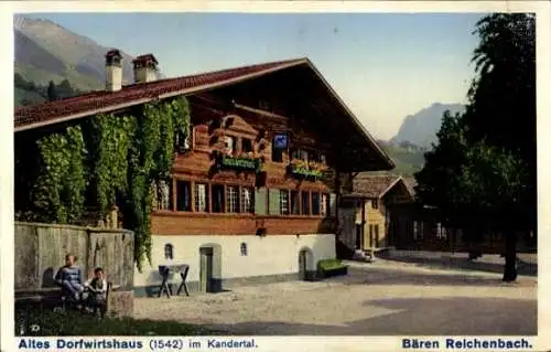 Ak Reichenbach im Kandertal Kanton Bern, Altes Dorfwirtshaus