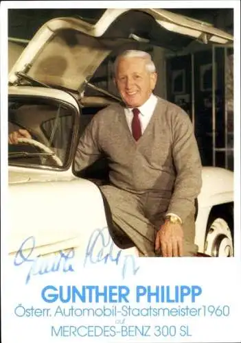 Ak Schauspieler Gunther Philipp, Portrait im Oldtimer, Autogramm, Österr. Automobil-Staatsmeister