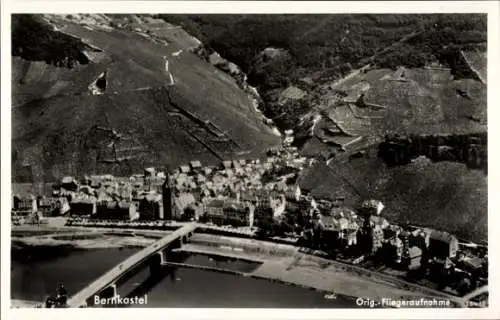 Ak Bernkastel Kues an der Mosel, Fliegeraufnahme