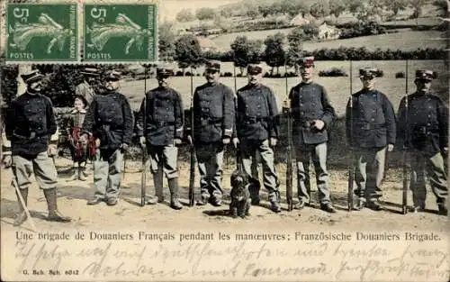 Ak Französische Douaniers Brigade im Manöver, Zollbeamte in Uniform