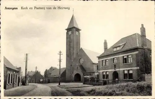 Ak Anzegem Westflandern, Kirche mit Pastorei