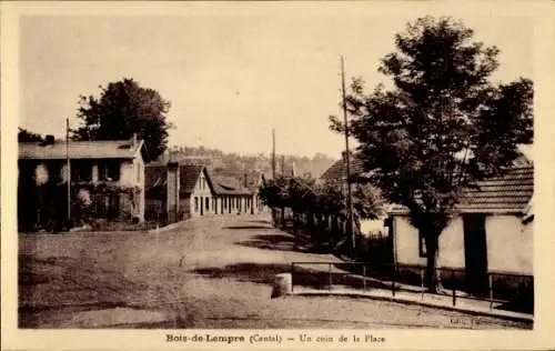 Ak Bois de Lempre Cantal, Un coin de la Place