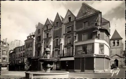 Ak Lagny Seine et Marne, Place du Marche, Les cinq pignons