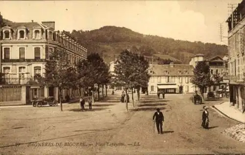 Ak Bagnères de Bigorre Hautes Pyrénées, Place Lafayette