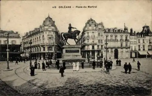 Ak Orléans Loiret, Place du Martroi, Statue de Jeanne d'Arc