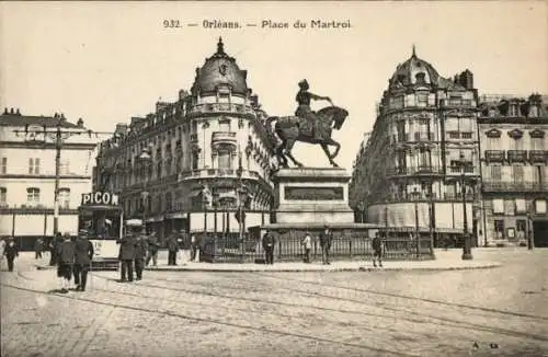 Ak Orléans Loiret, Place du Martroi, Statue de Jeanne d'Arc