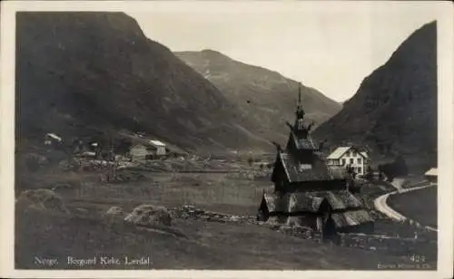 Ak Laerdal Norwegen, Blick auf die Stabkirche Borgund