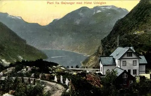 Ak Geiranger Norwegen, Blick auf das Hotel Udsigten, Berglandschaft