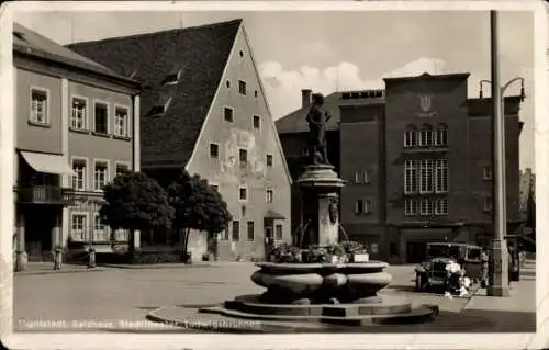 Ak Ingolstadt an der Donau Oberbayern, Salzhaus, Stadttheater, Ludwigsbrunnen