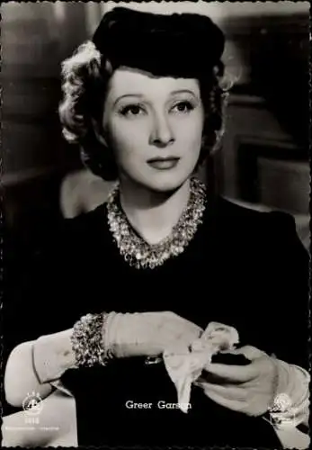 Ak Schauspielerin Greer Garson, Porträt, Schmuck