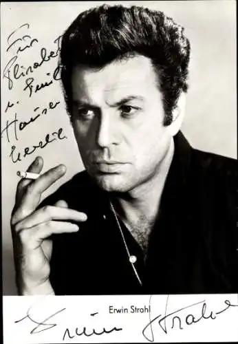 Ak Schauspieler Erwin Strahl, Portrait, Zigarette, Autogramm