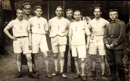 Foto Ak Olschanka Obrotten bei Königsberg Ostpreußen, deutsche Soldaten, Divisionssportfest 1917